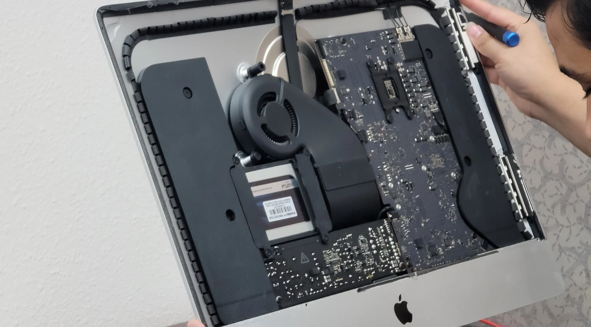 iMac Repair Bangalore - 5K Display & Logic Board